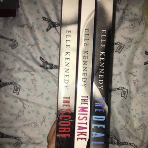 Off Campus abs edition by Elle Kennedy